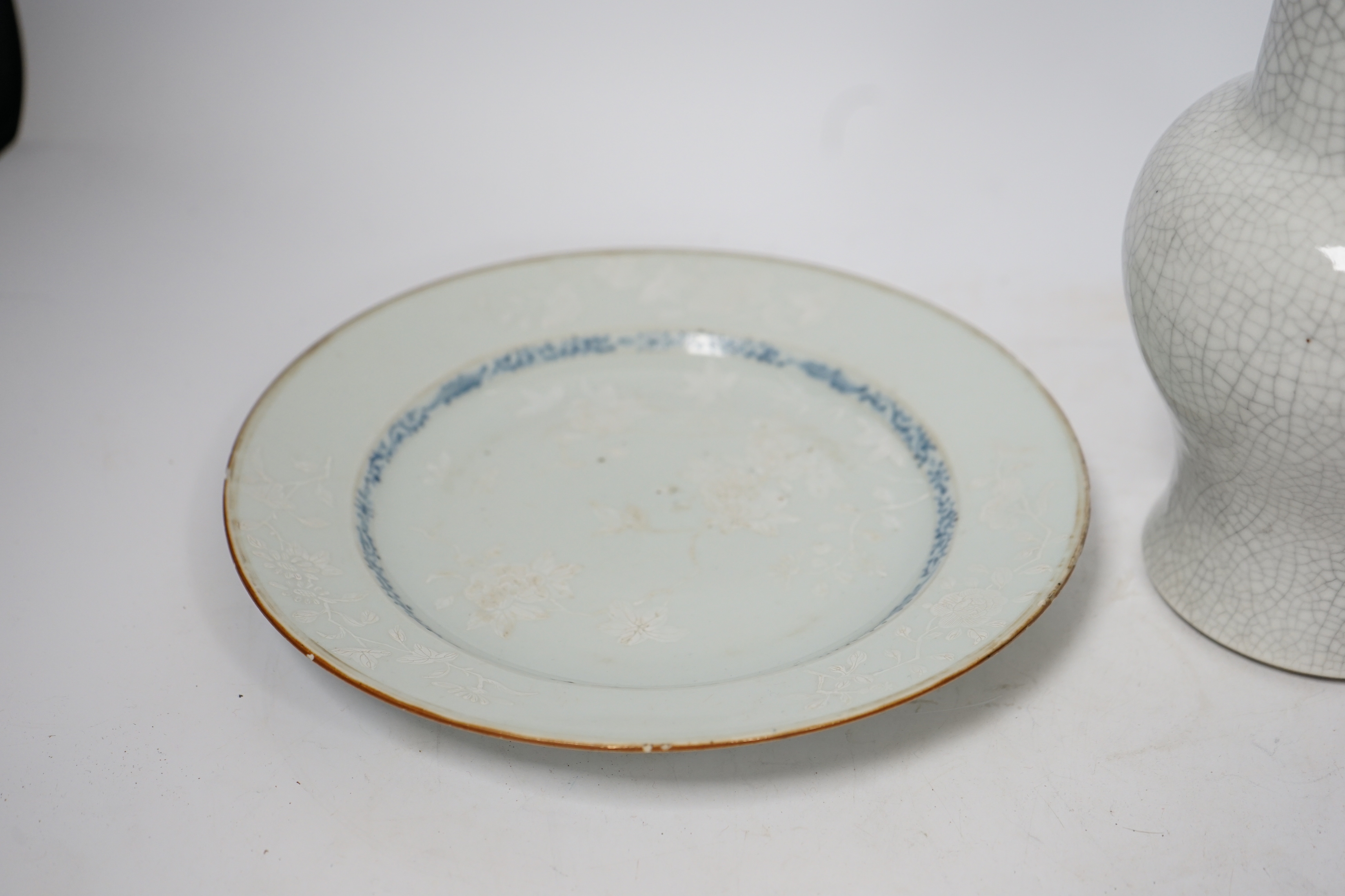 An 18th century Chinese export plate, mandarin pattern bowl (a.f) and a crackle glazed vase, 25cm